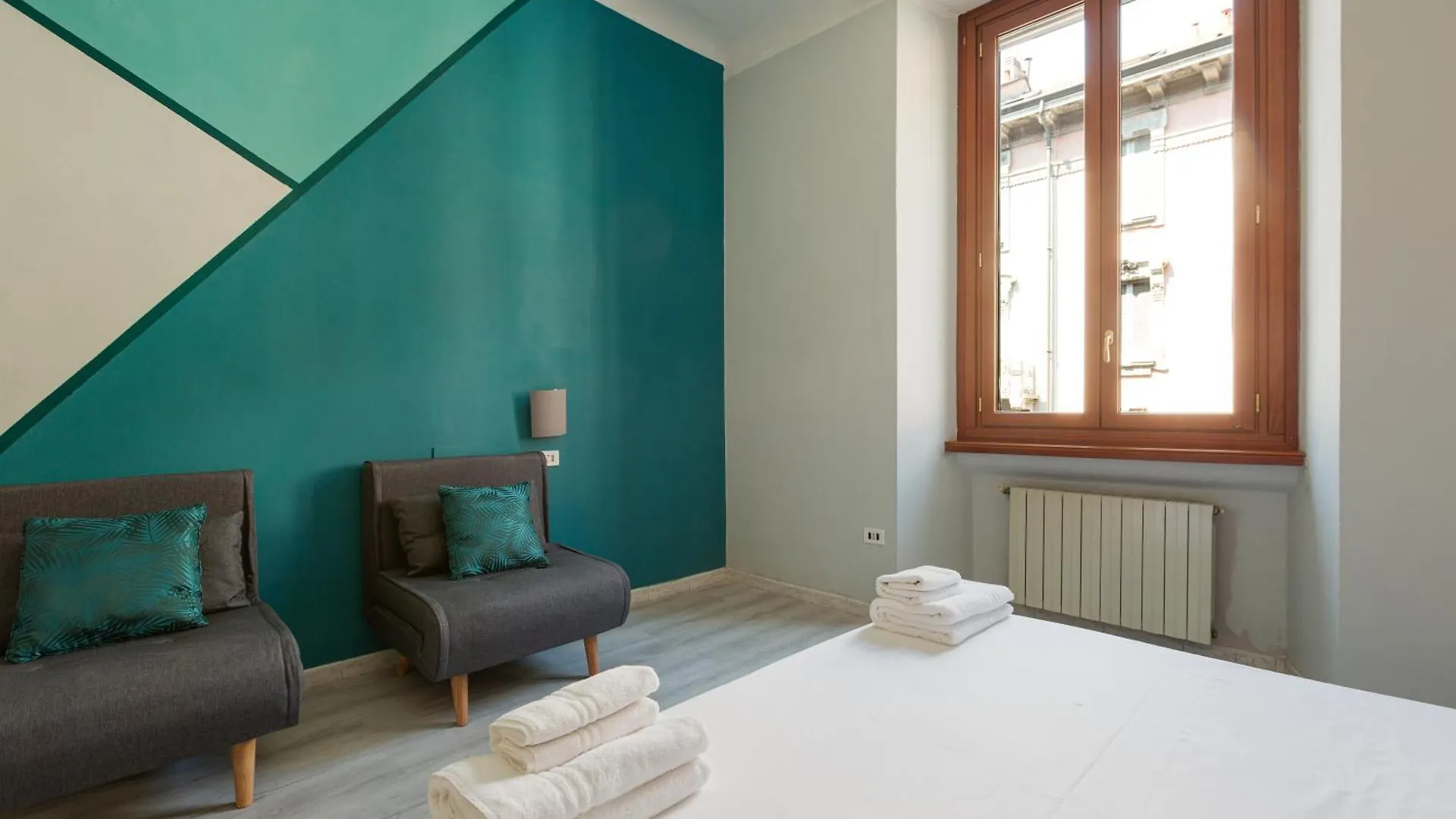 Turquoise Mini Flat Near Centrale Fs Milano